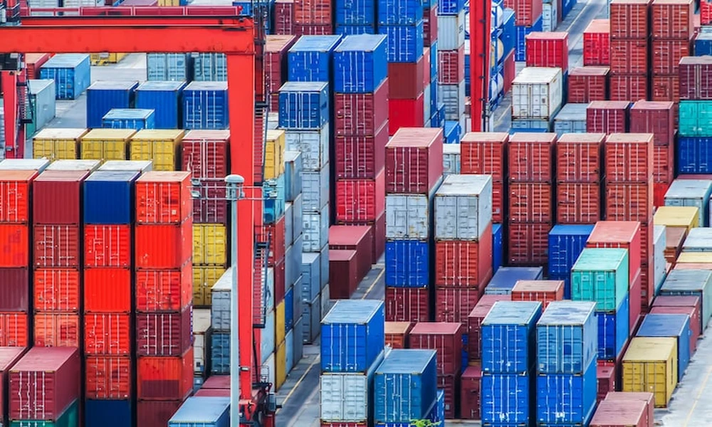 How to Choose the Right Shipping Container for Storage